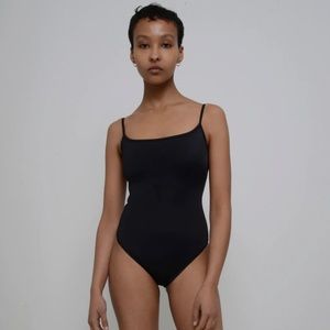 Nu Swim Onepiece in Black, XS
